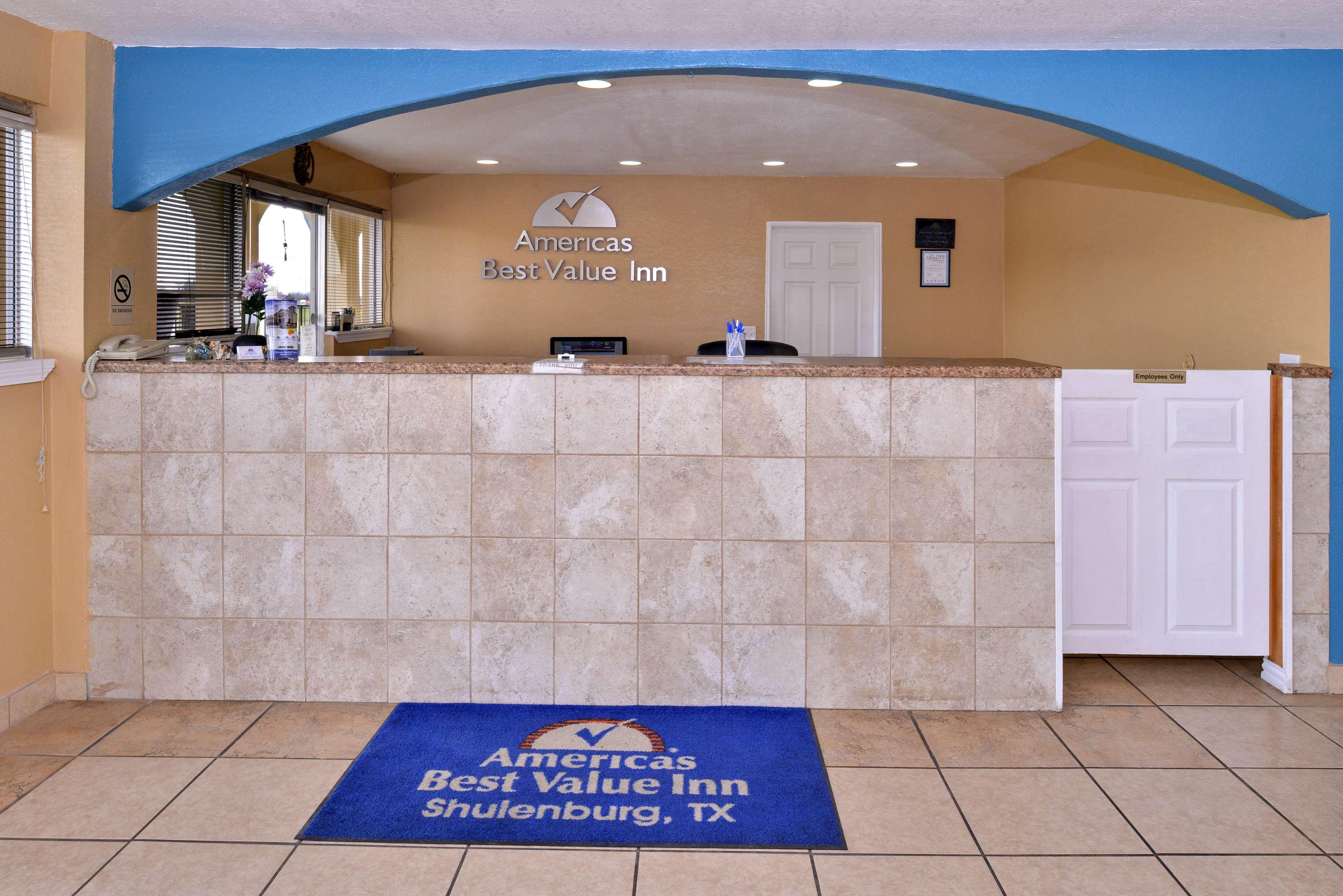 Americas Best Value Inn Schulenburg Exterior photo